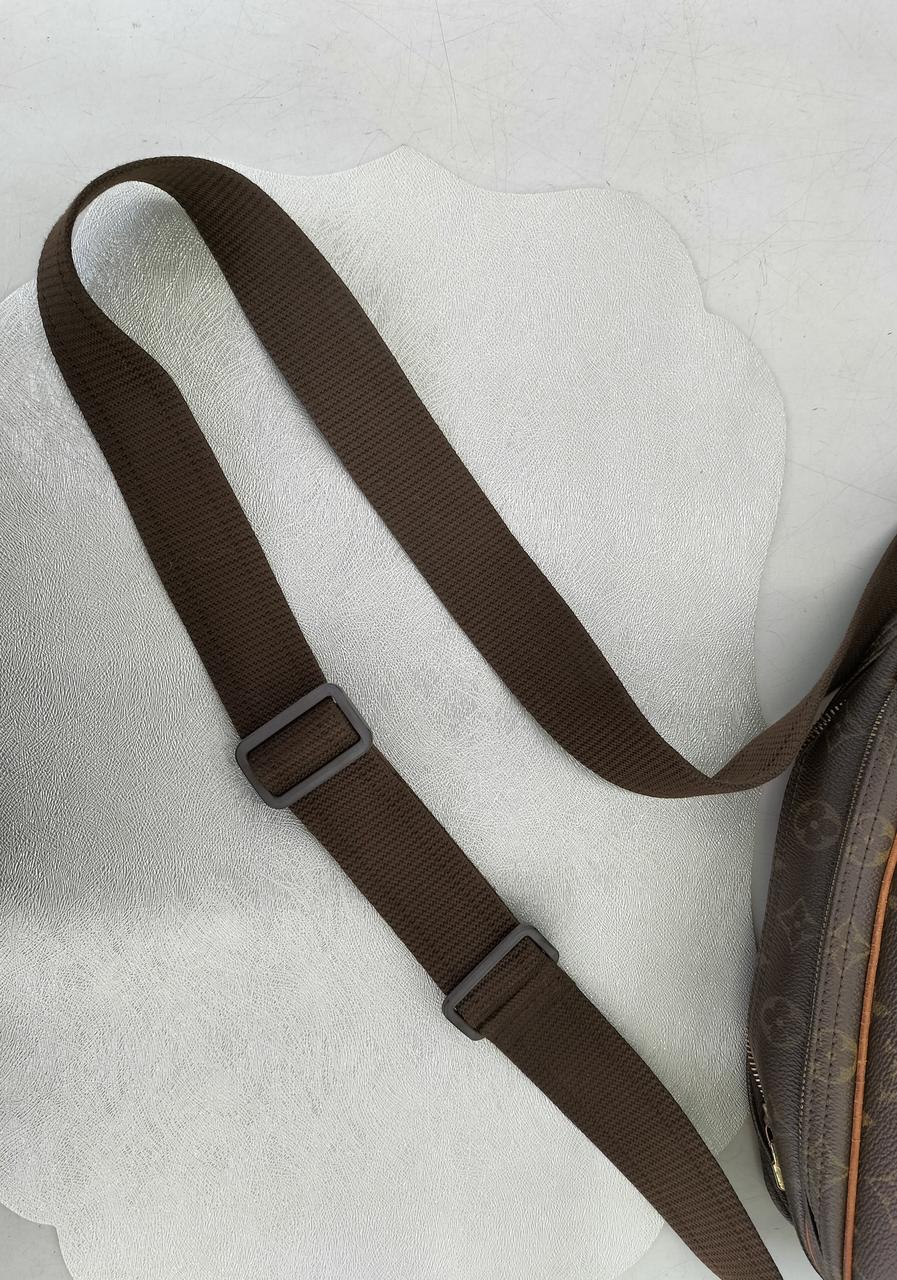 ベルトは比較的キレイです。