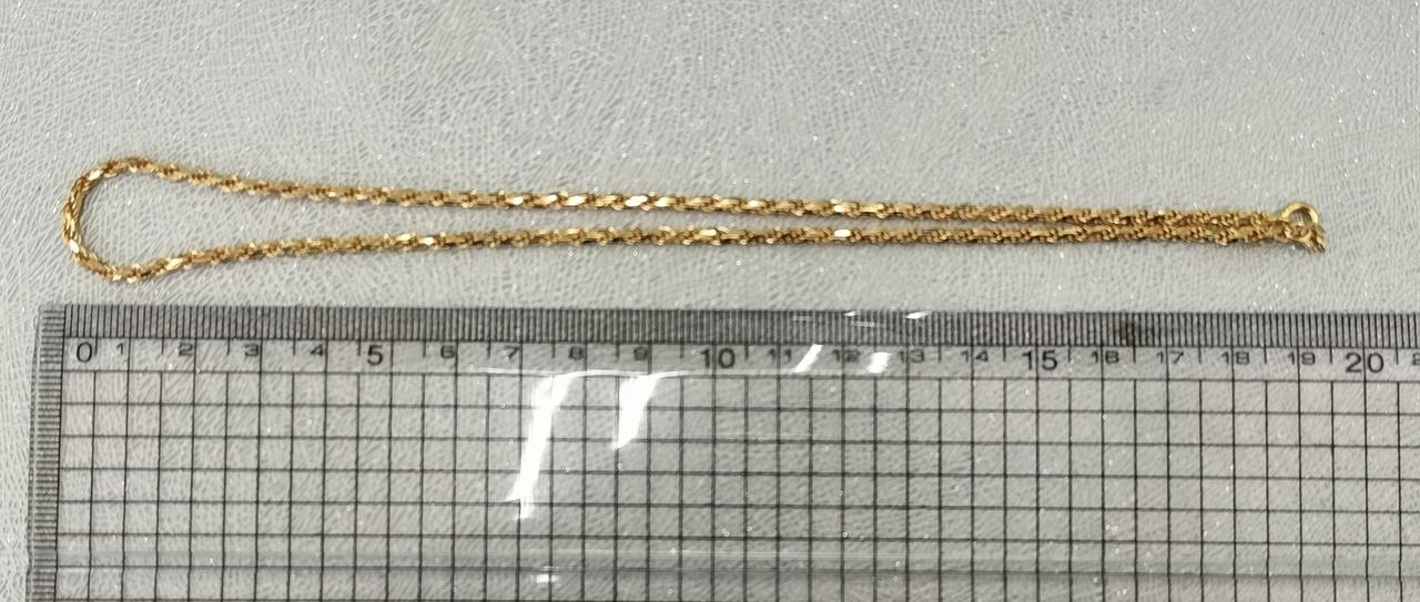 長さは40cm弱。