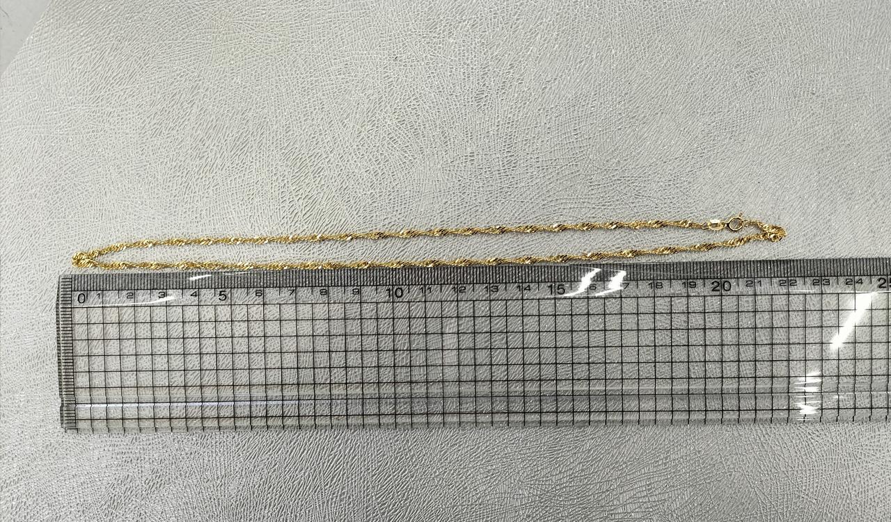 長さは44cmほど。