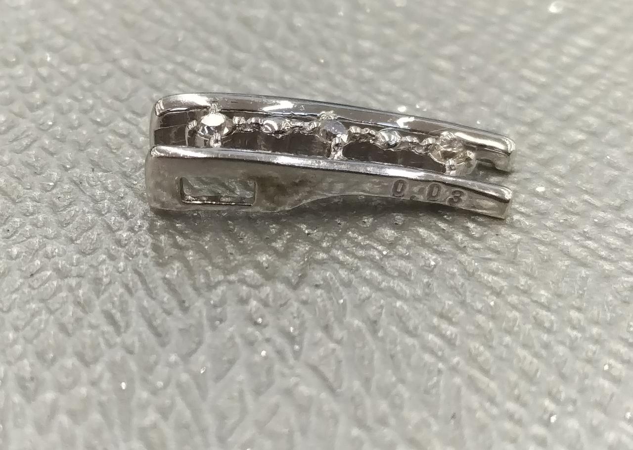 左側面。