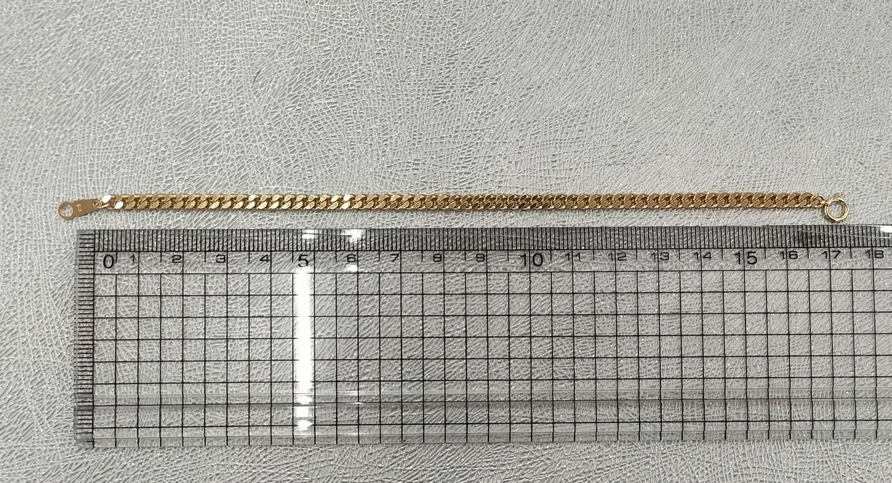 長さは17cmほど。