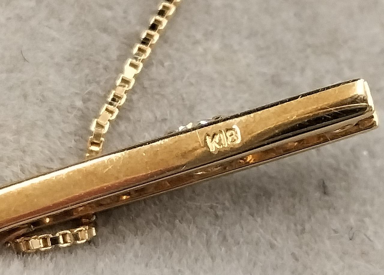 トップ部分の刻印です。