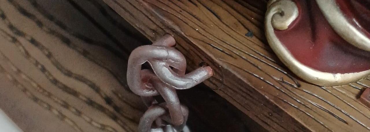 鎖の根元が破損