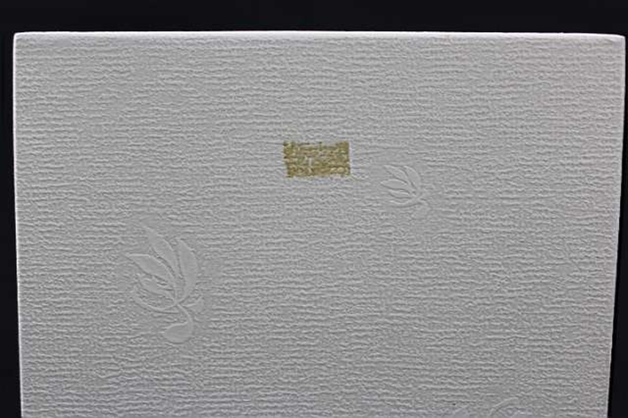 箱両側面にテープ跡有