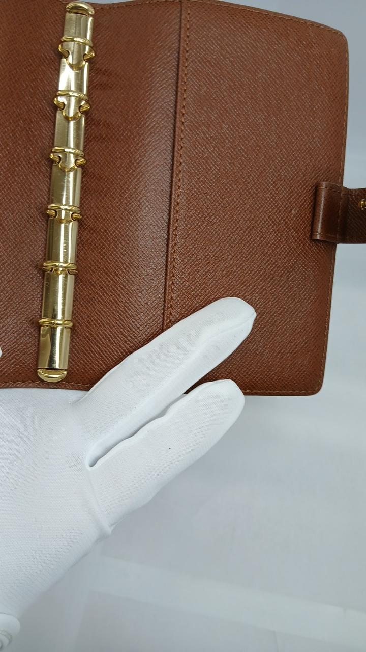 金具部分小擦り傷あります。