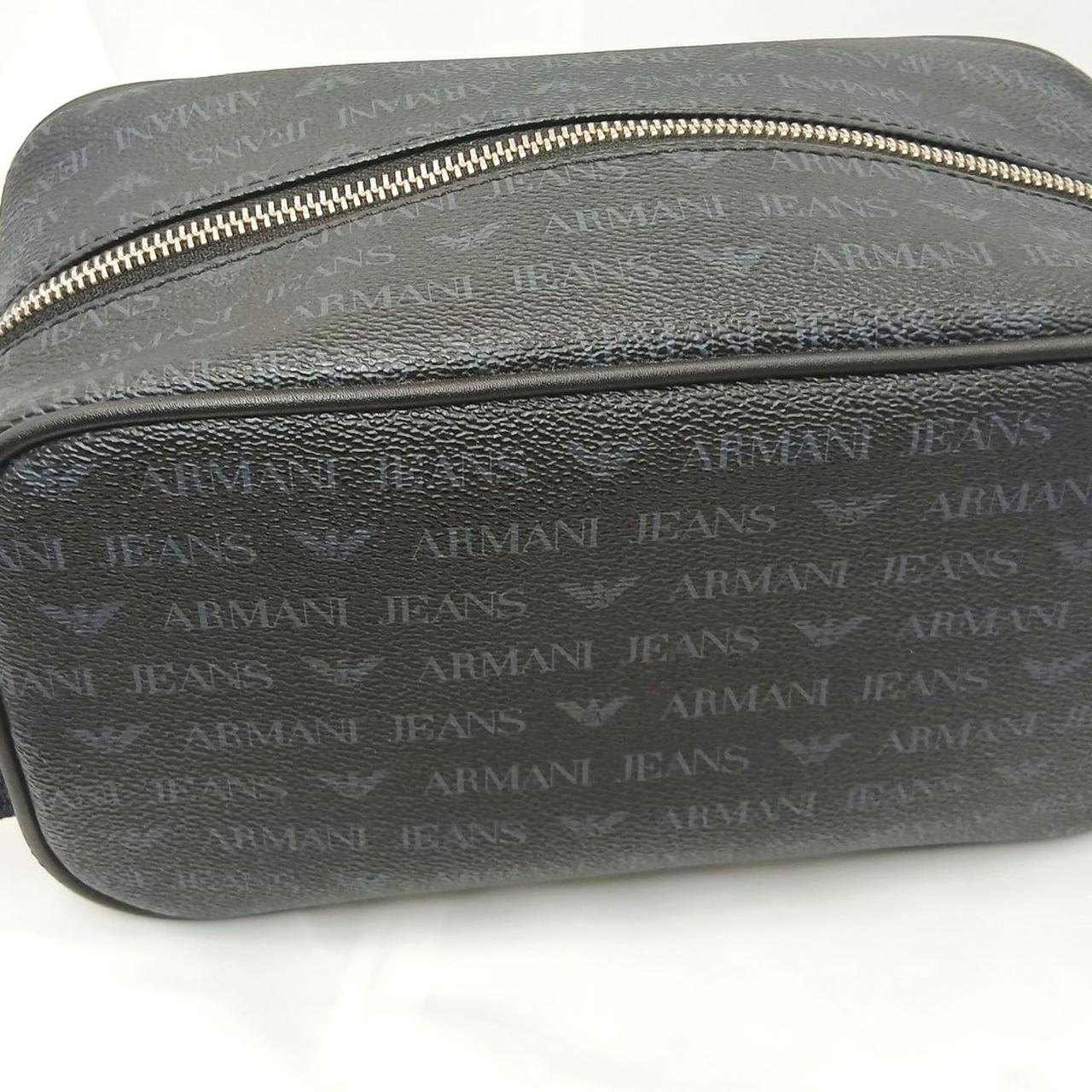 ARMANI JEANSの総柄デザイン。