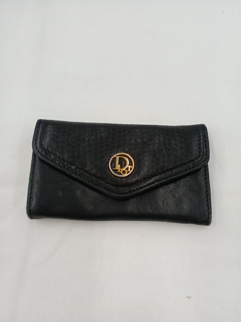 メッキはがれあり。なめらかなレザー製。