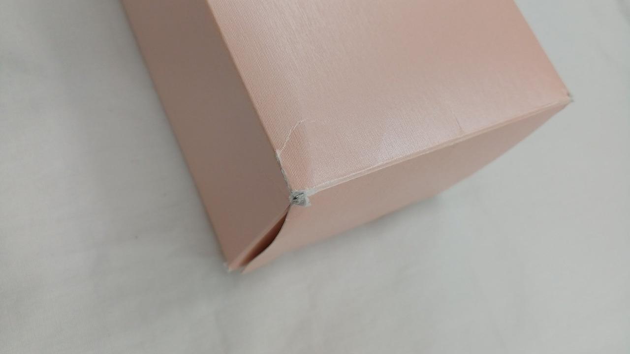 箱一部傷みあり