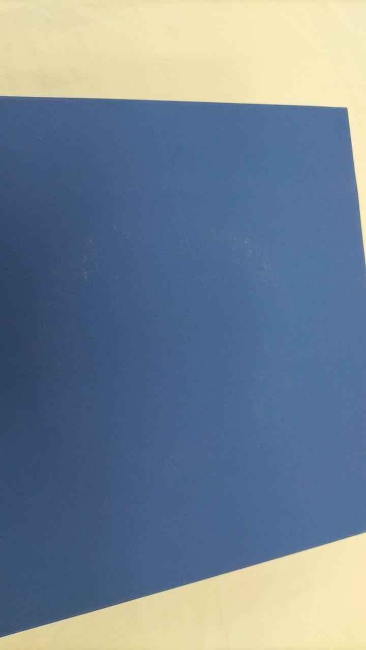 箱の底面にも傷があります