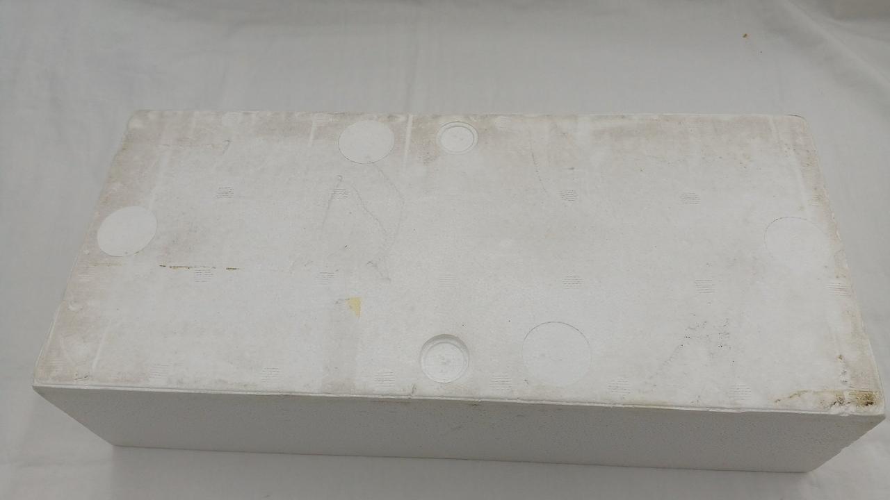 底の裏側にダメージあります