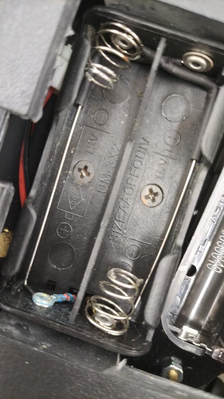 少し液漏れ跡あります