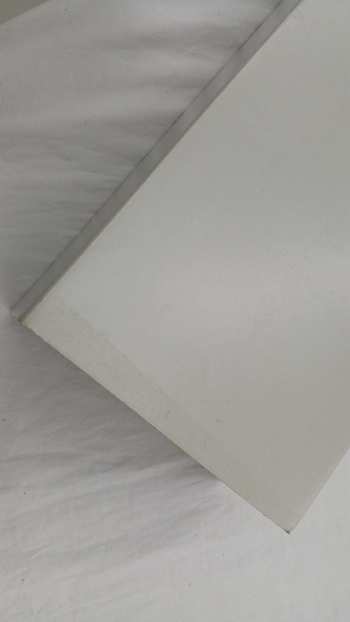 箱に汚れやダメージがあります