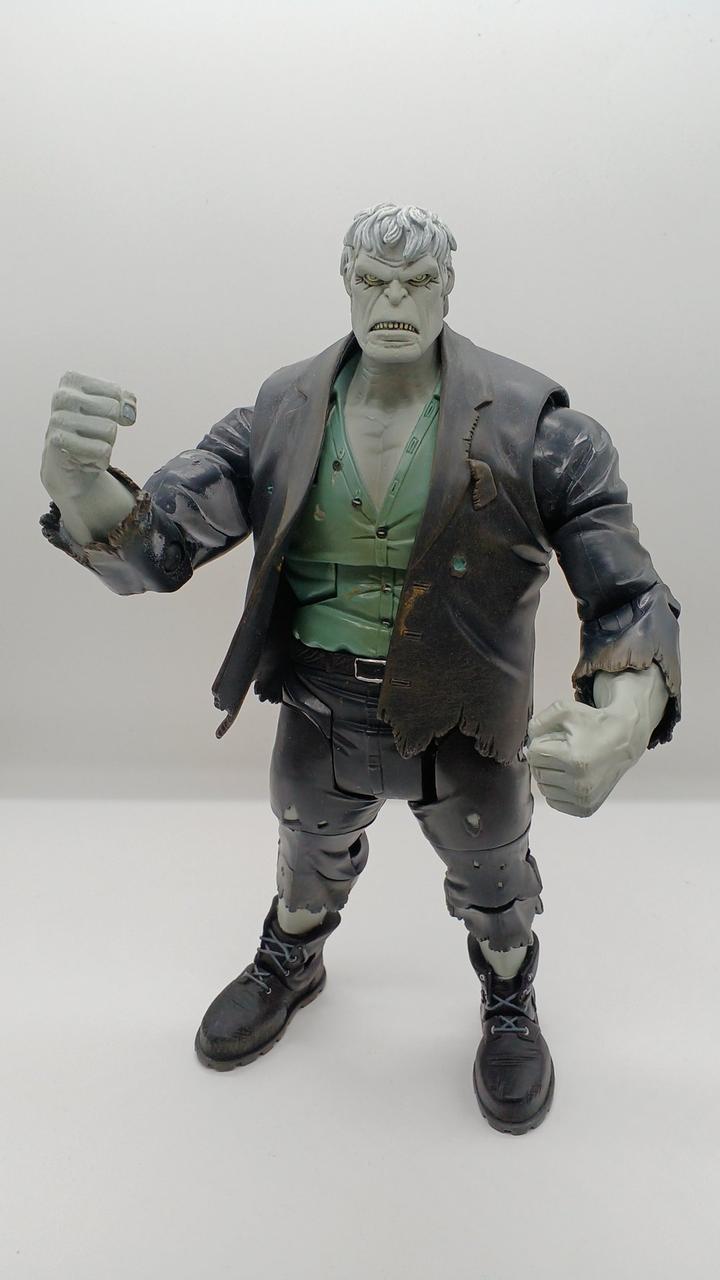 両手足可動します