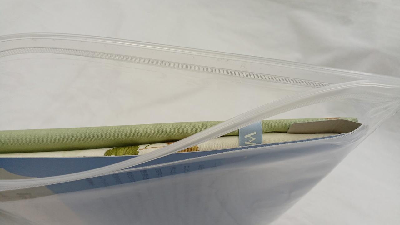 ビニール袋、破損ダメージがあります