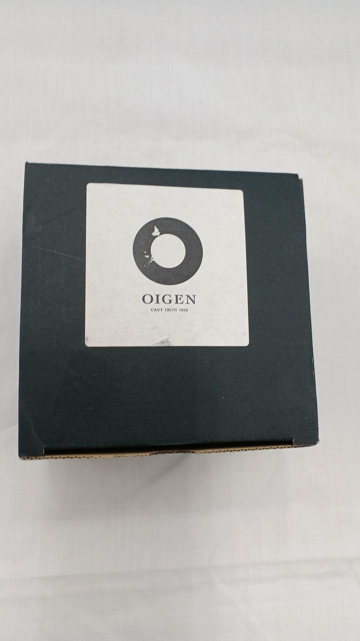 箱も傷、剥がれ、ダメージあります