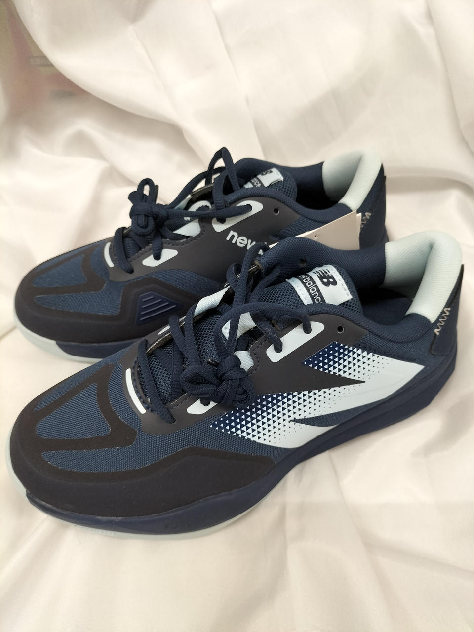 テニスシューズ。未使用品。24.5cm