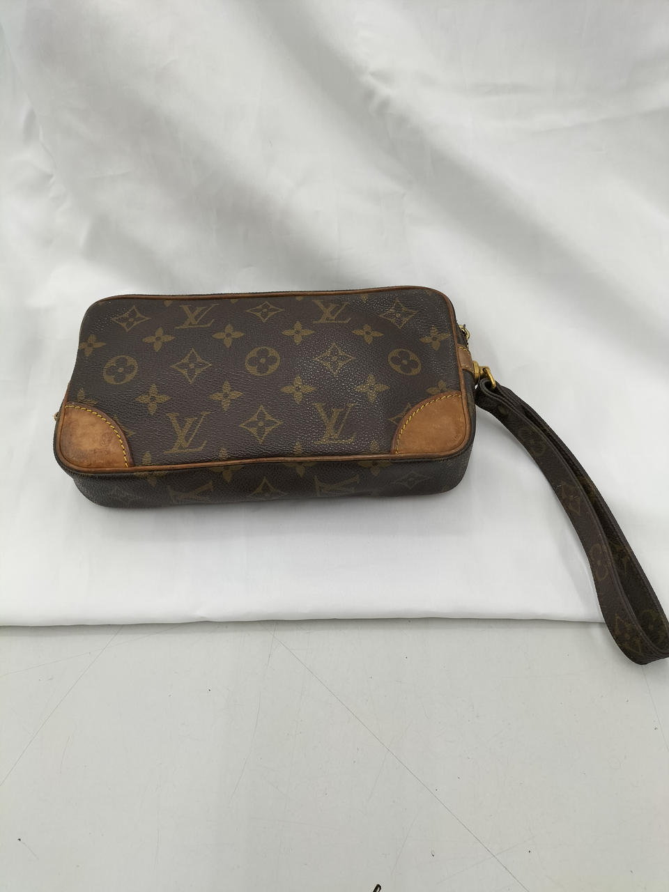 革部分変色。角スレ、内側汚れあり。