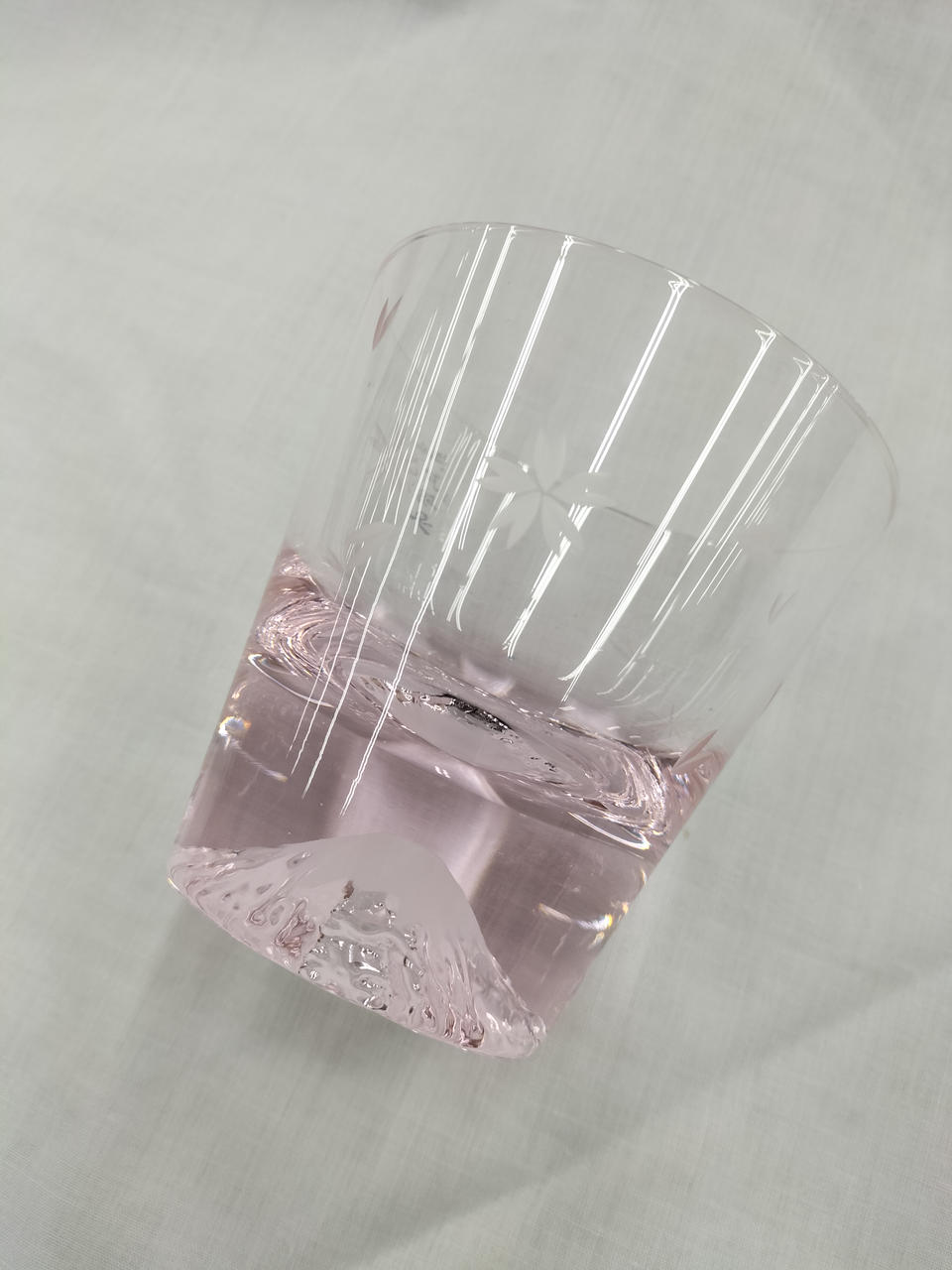 底に富士山が見えます