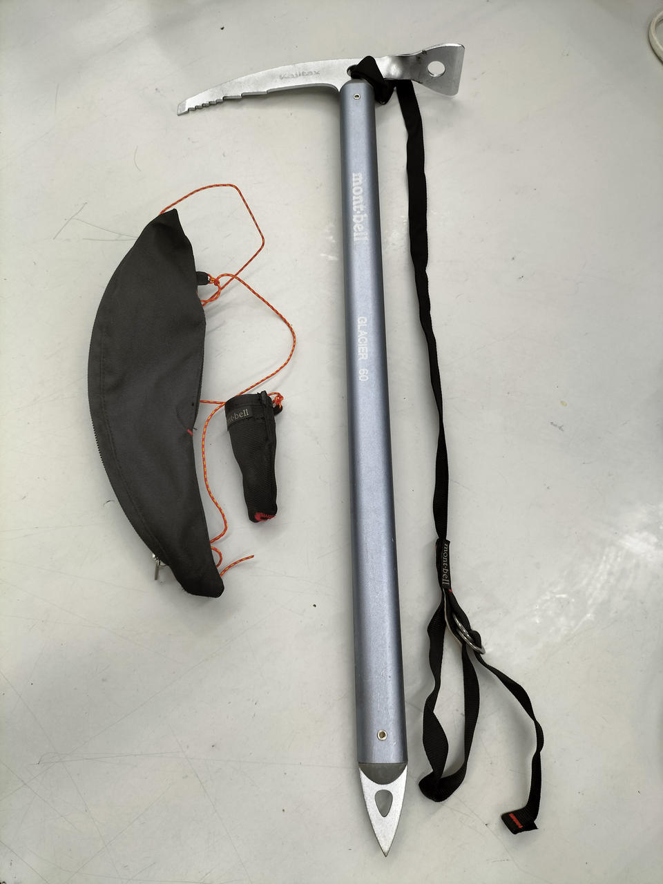 キズあります。