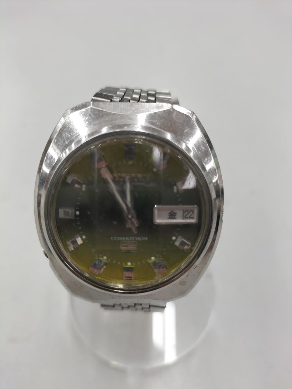 ベゼル、ガラス面キズ多数あり。