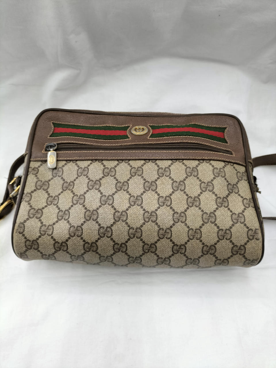 左右のショルダーがちぎれそうです。