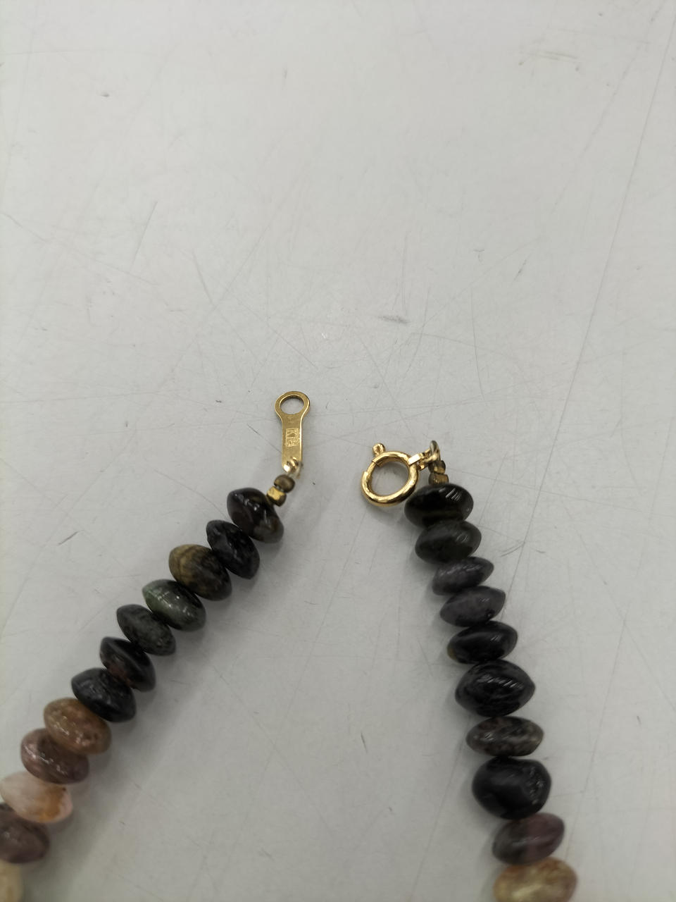 一部、状態の悪い石もございます。