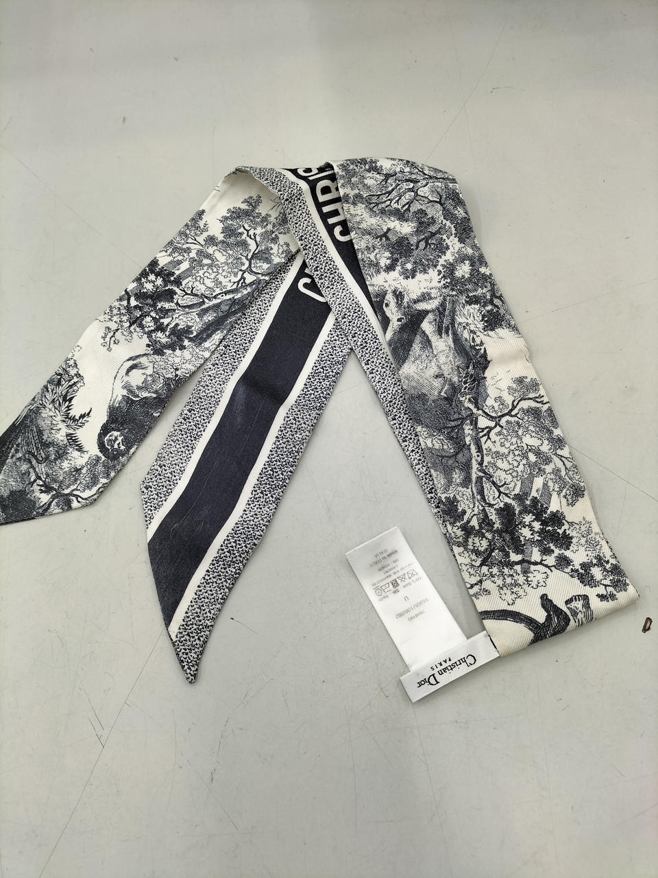 タグが薄くなっています。全長100cm