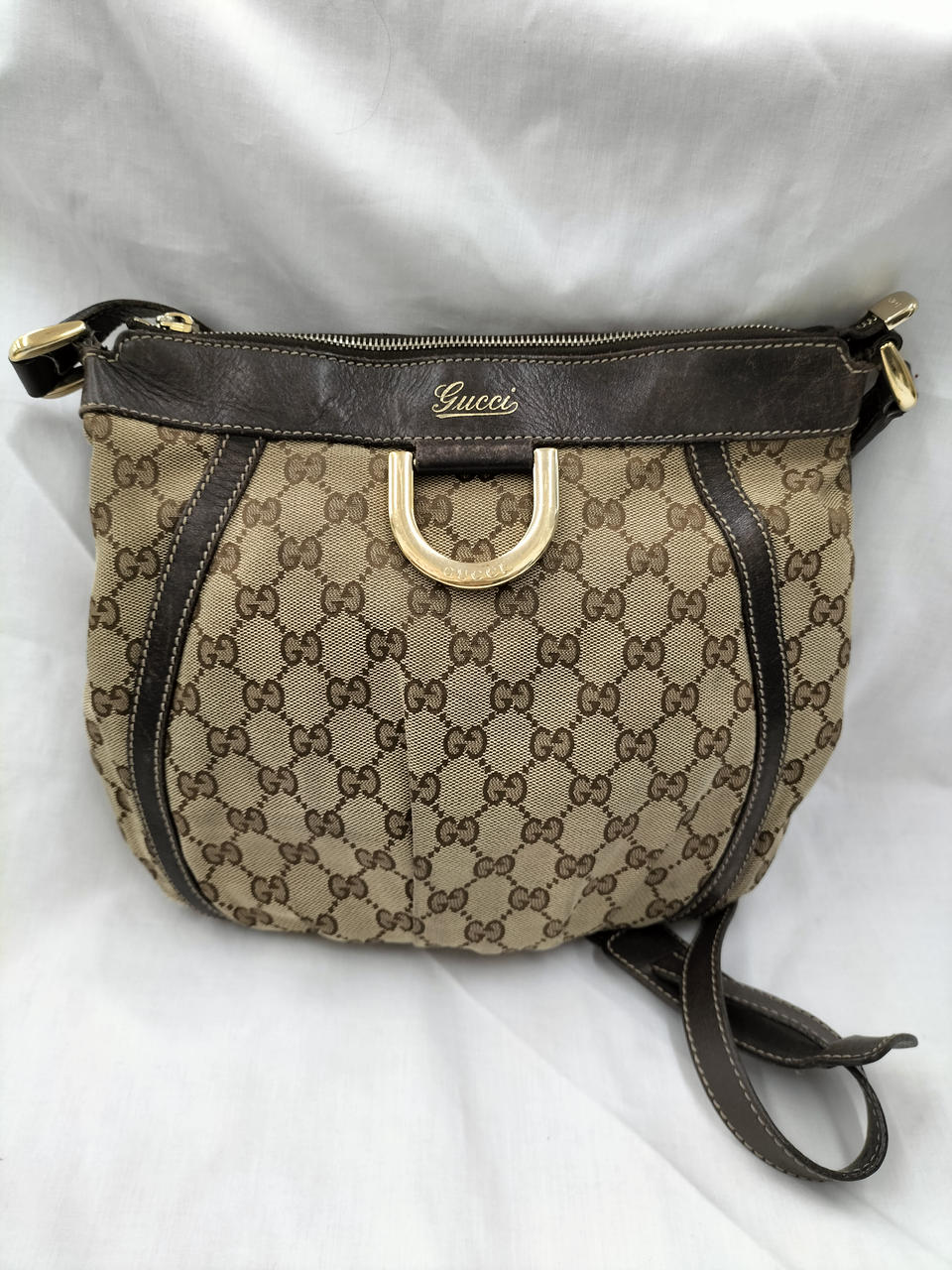 ファスナー持ち手使用感、本体表面スレ有