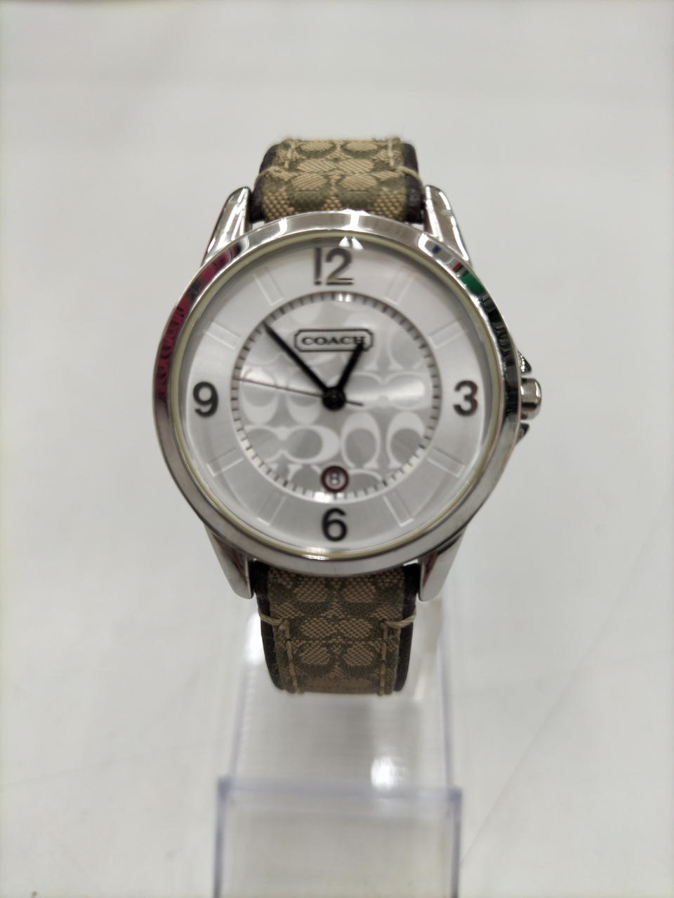 COACHらしいシグネチャーデザイン。