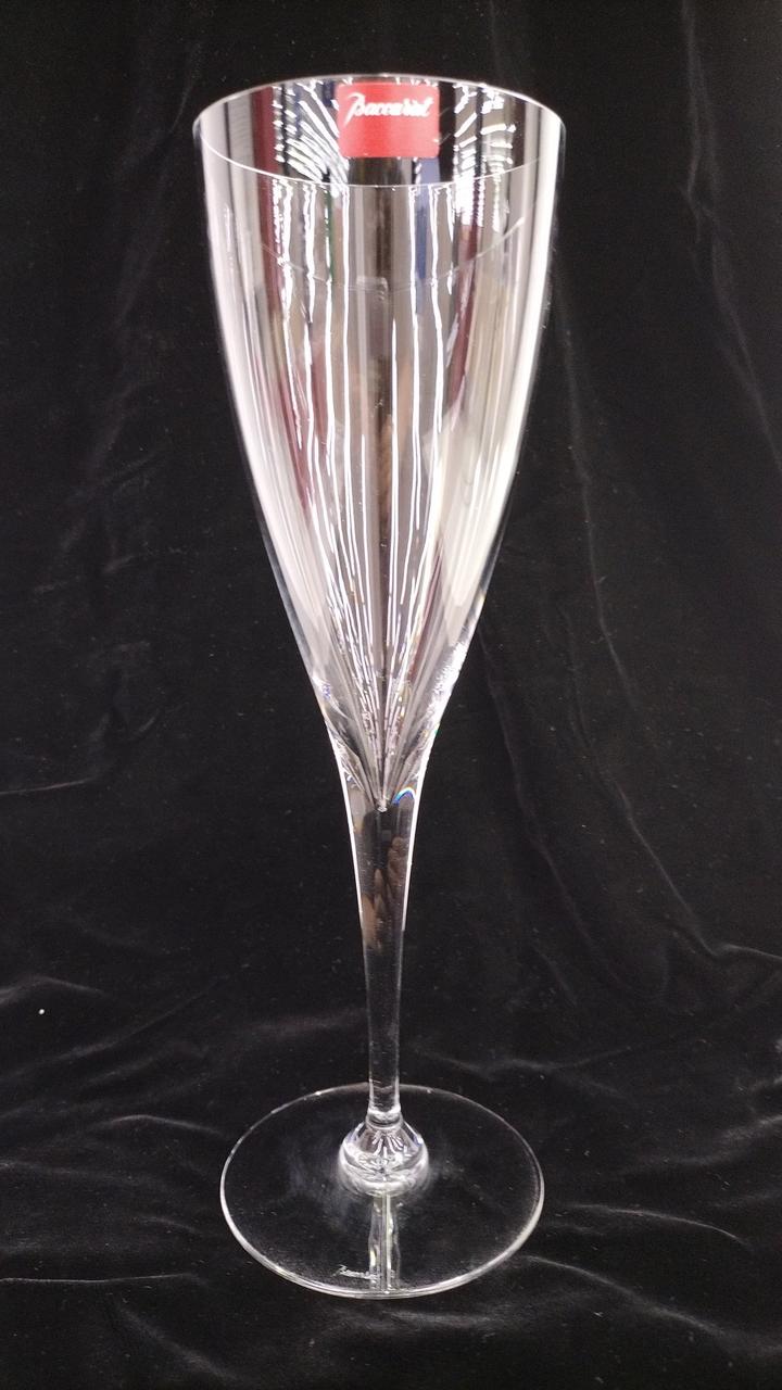 高さ約23cm  底約8cm
口約7cm