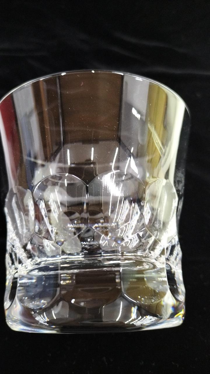 高さ約8.5cm 口約9.5cm