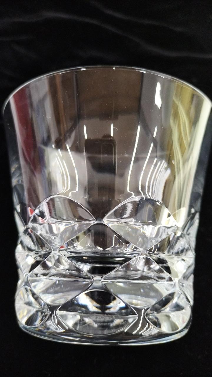 高さ約8.5cm 口約9.5cm