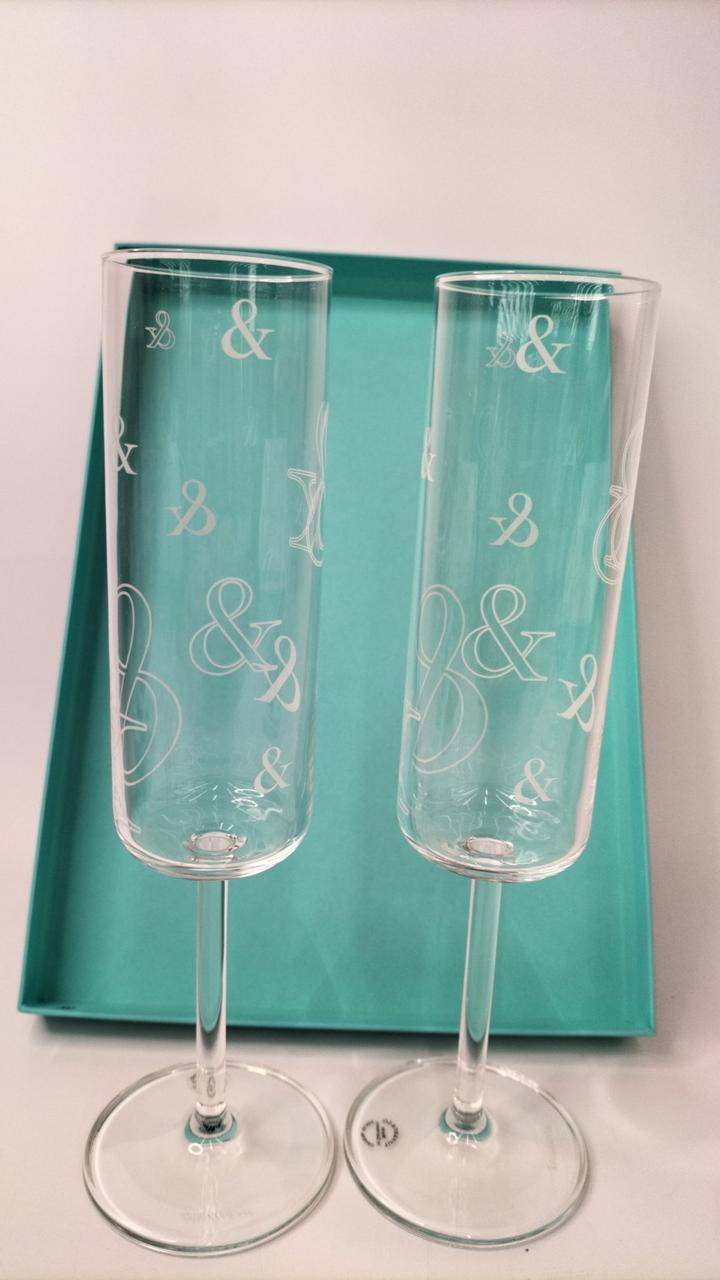 高さ約23.5cm横約5cm台座約7cm