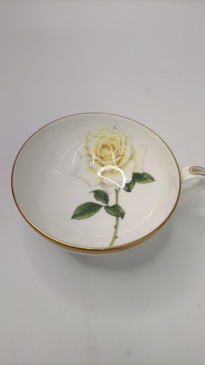 直径約11cm高さ約5cm