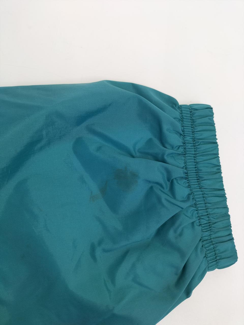 左袖に汚れ有り