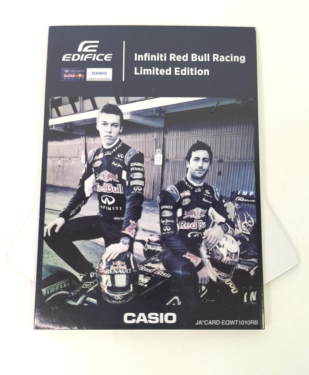 組み立てると自立するポップです