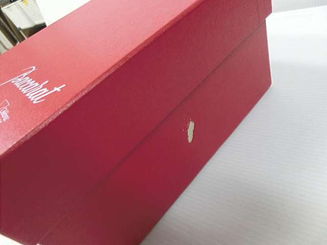 両サイドに同様のテープはがれ