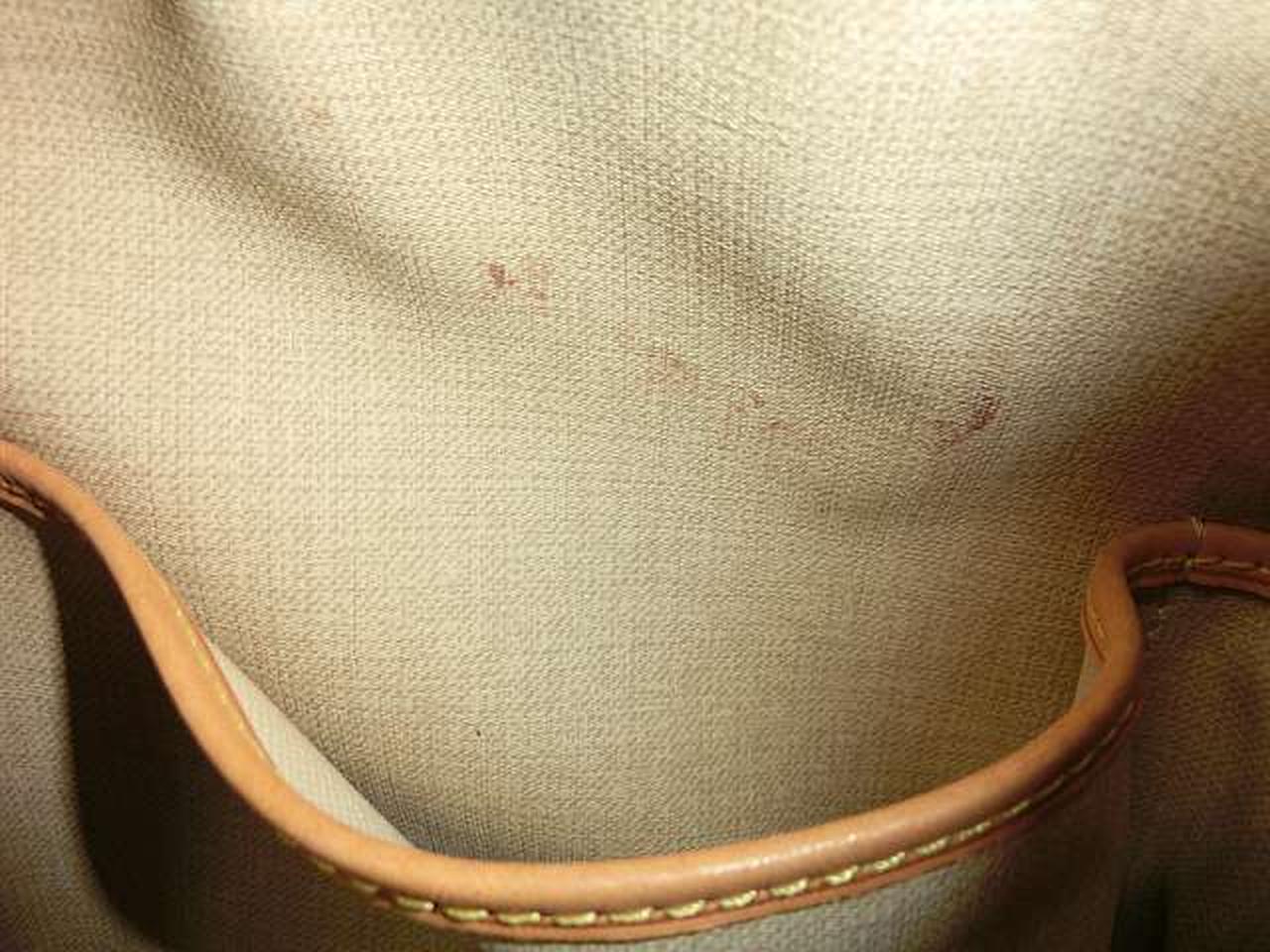 シミ（ポケット上）