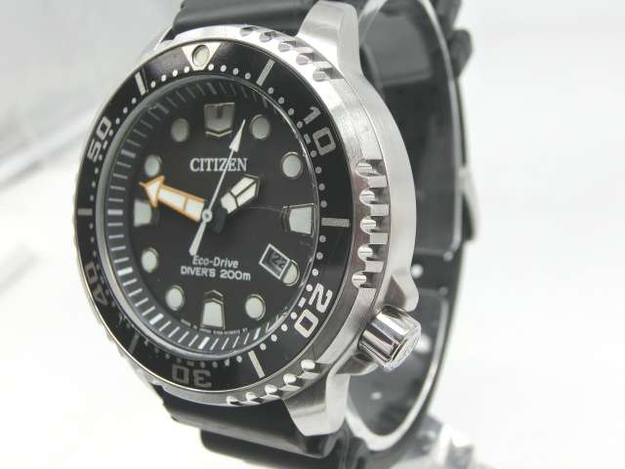 ガラスの15分の位置にキズ