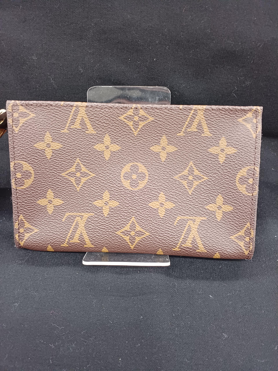 LOUIS VUITTON 型番:SR0938 バケットPMポーチ