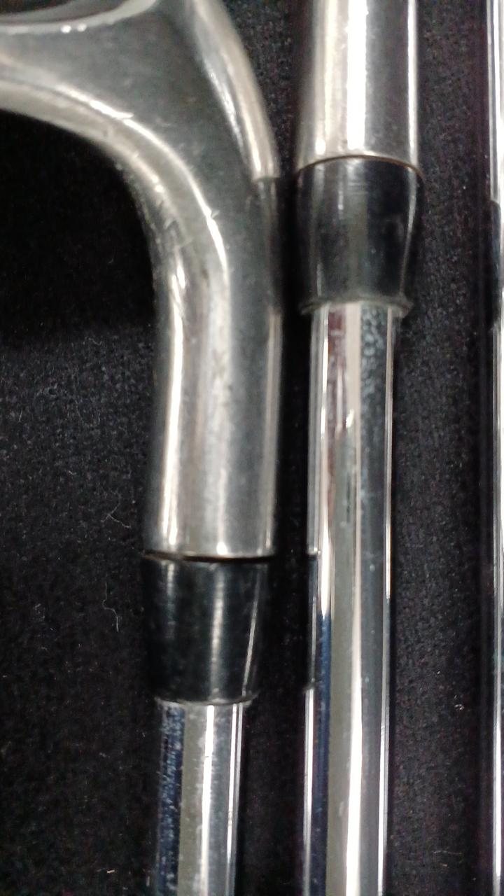 9Iホーゼルとソケット間に隙間あり