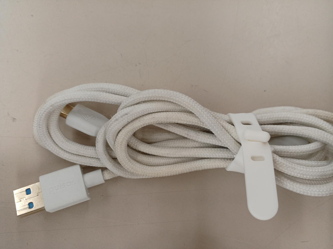 USB ケーブル使用感あり