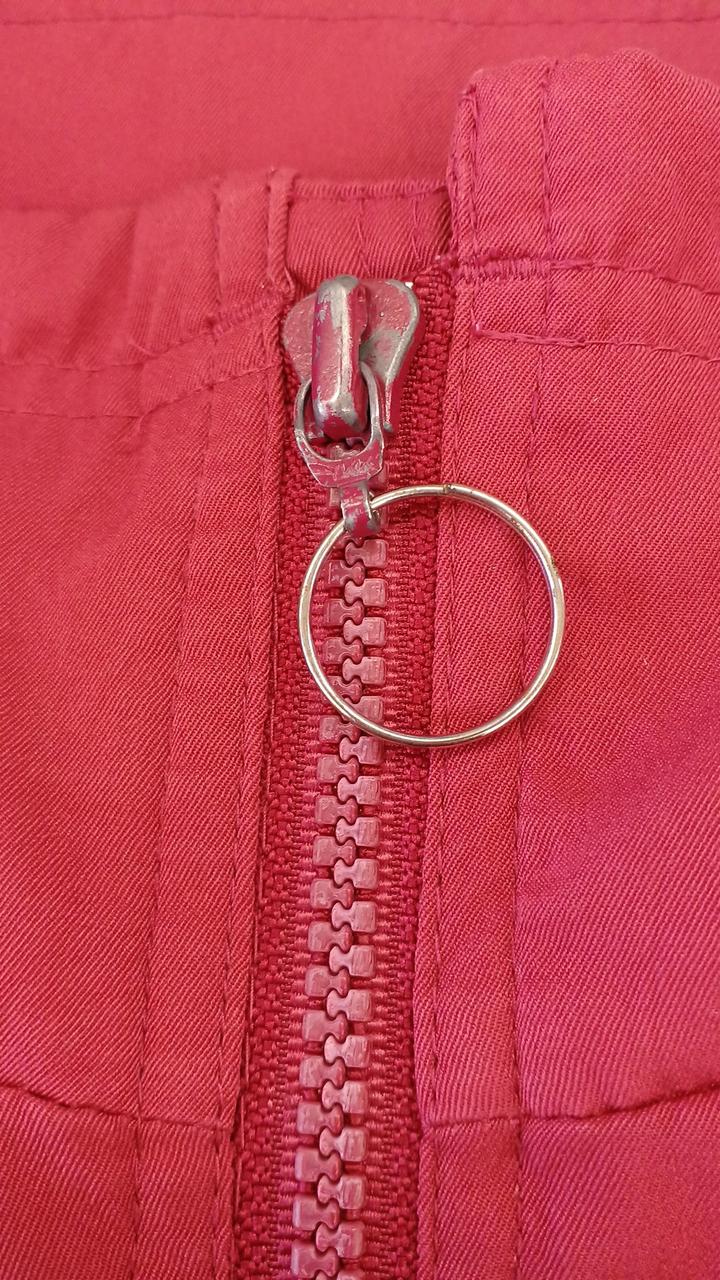 ジッパータブ欠損