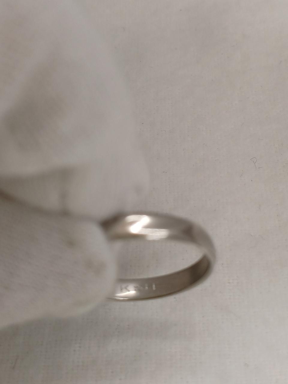 イニシャル、K Hの刻印あり