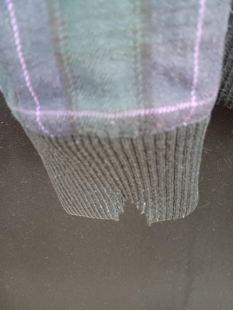 袖破れあり