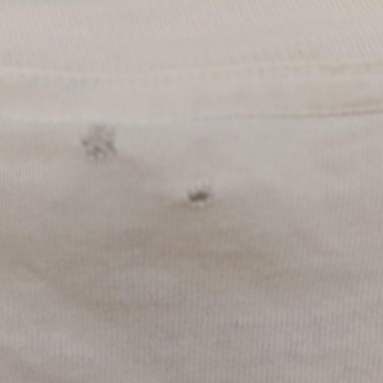 うなじ部分に穴あきあり