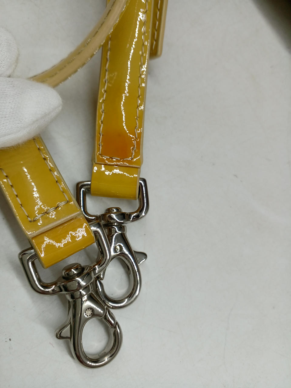 付属ショルダー変色あります