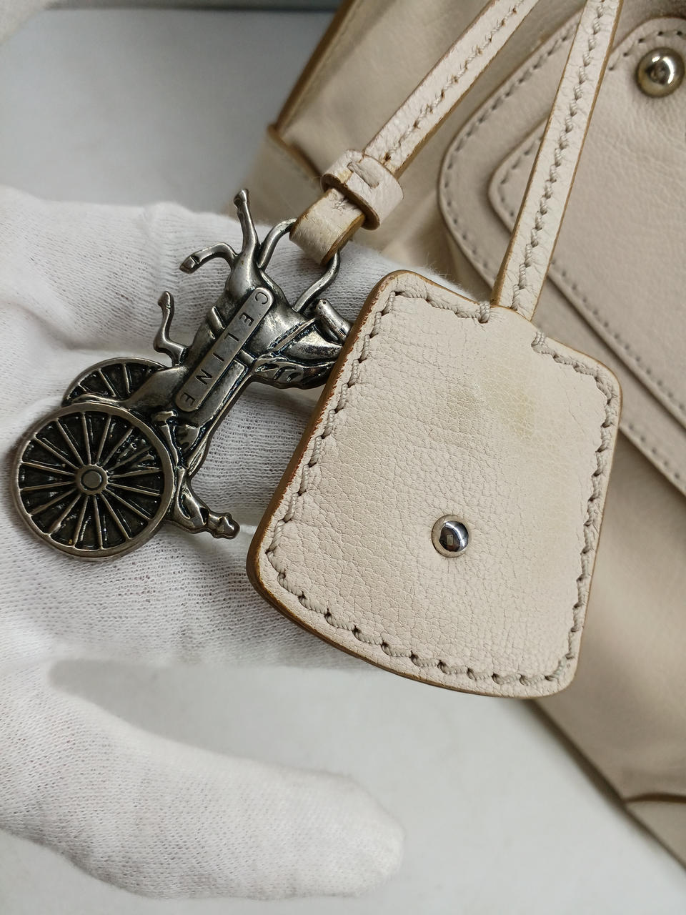 レザー部分薄いすれあり