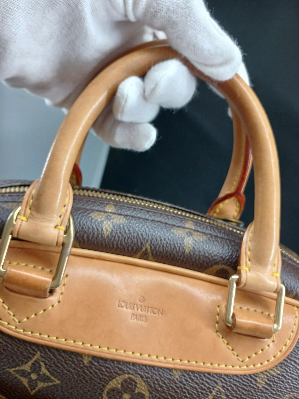 レザー部分シミあり