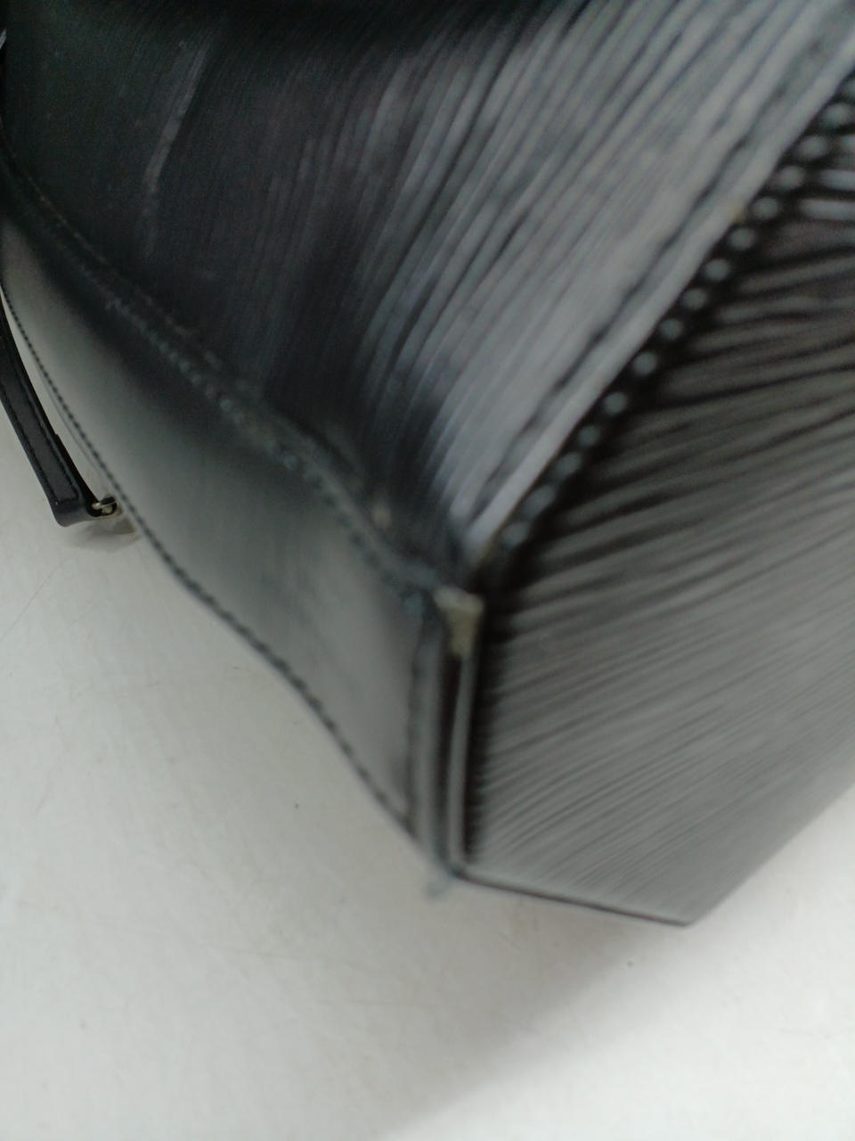 角すれ少々あり